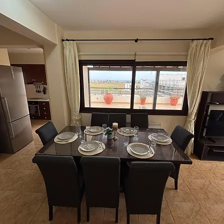 アパート 3 Bedroom Comfort Livadhia