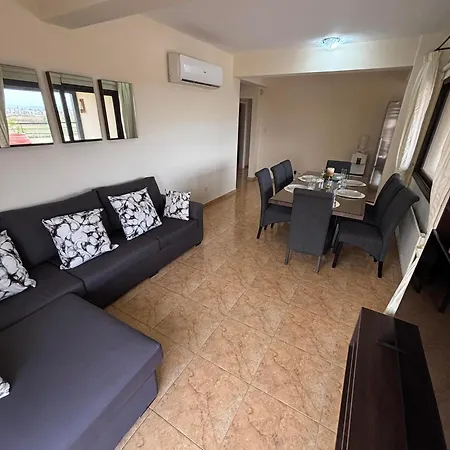 3 Bedroom Comfort Apartment *