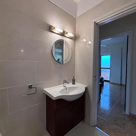 3 Bedroom Comfort * Livadhia